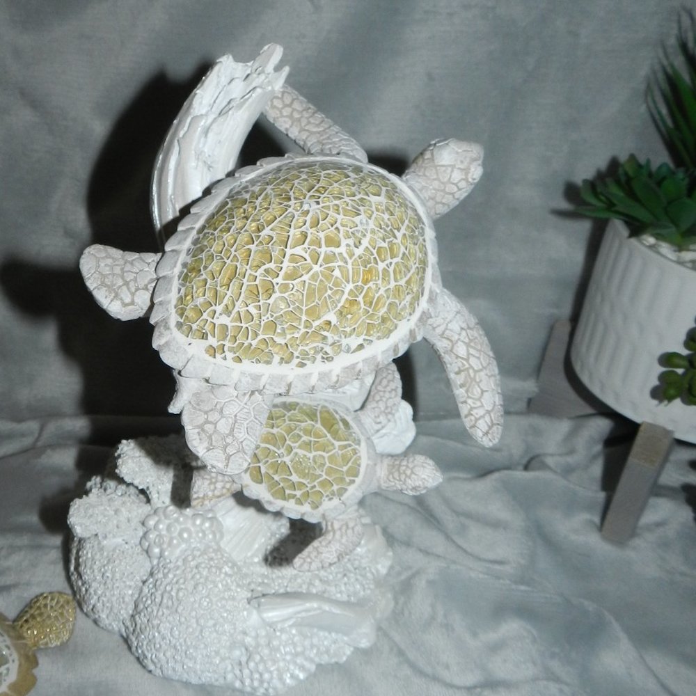 Sea Turtles on Coral Sculptured Art Décor Figurines White glass 9" NEW/NWT! - Picture 1 of 9